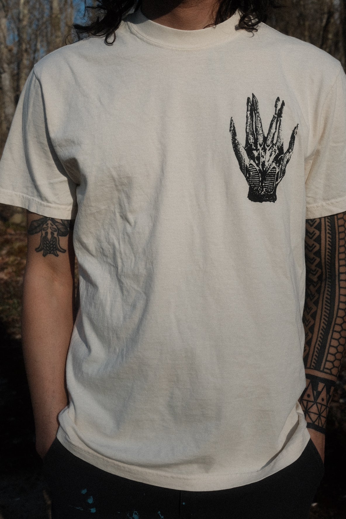1979 Alien - Hand on ivory