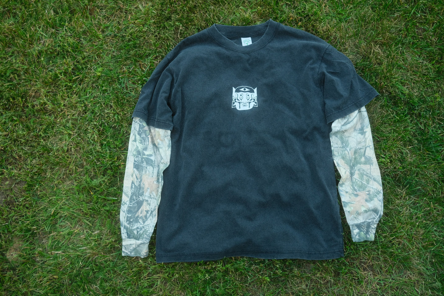Light Stones on Vintage Black Camo 2fer