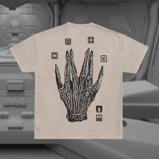 1979 Alien - Hand on ivory
