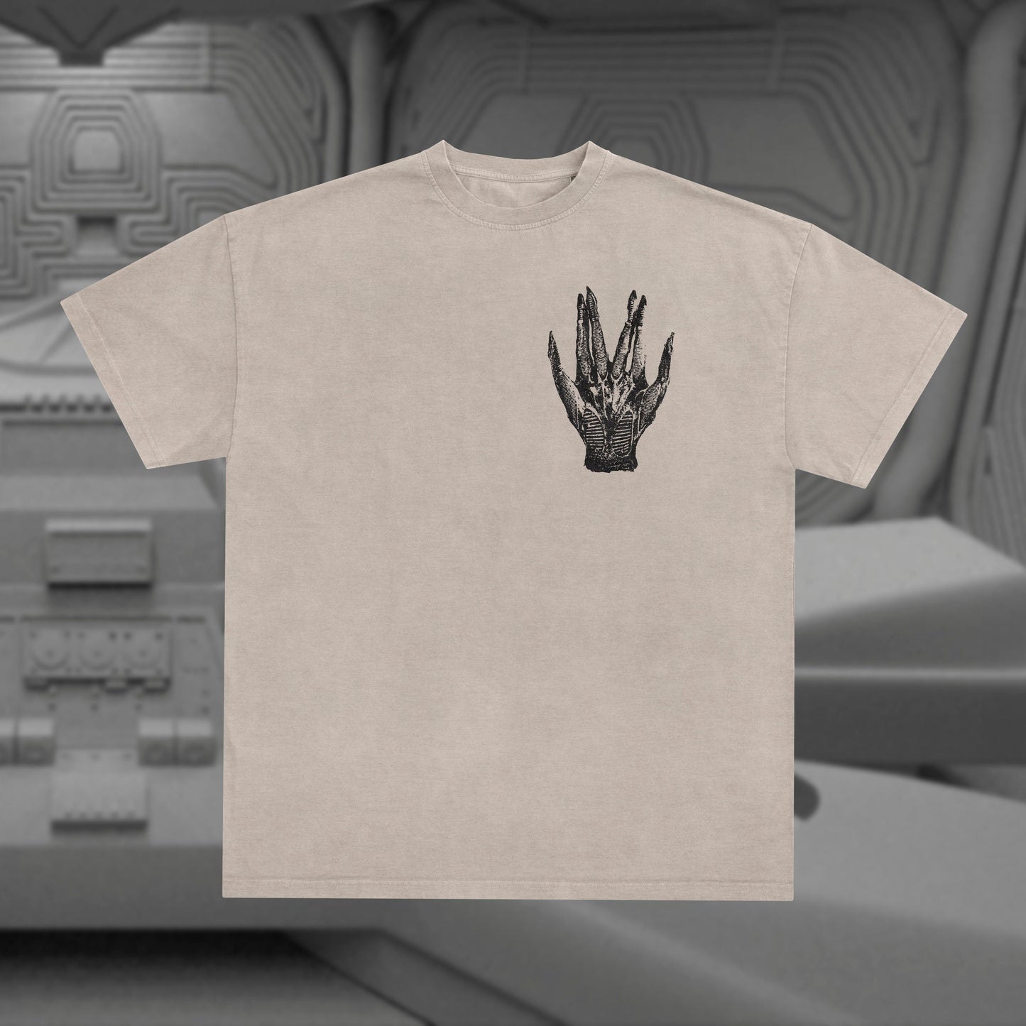 1979 Alien - Hand on ivory